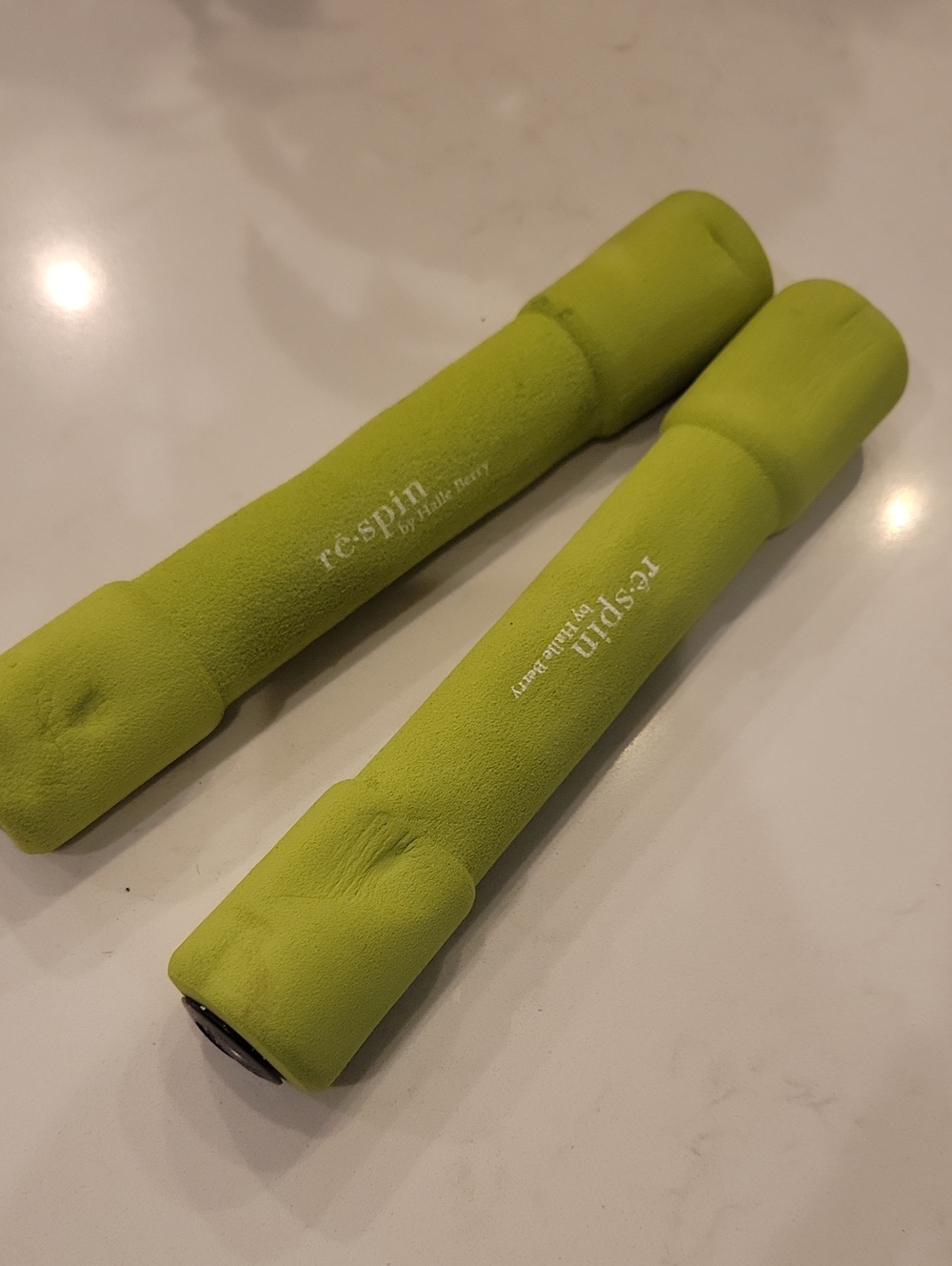 Halley Berry Re Spin 1.1 Handweights